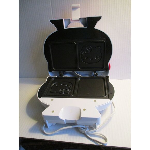 *Hello Kitty Theme Whimsical 'Sandwich Maker' - Picture 5 of 7